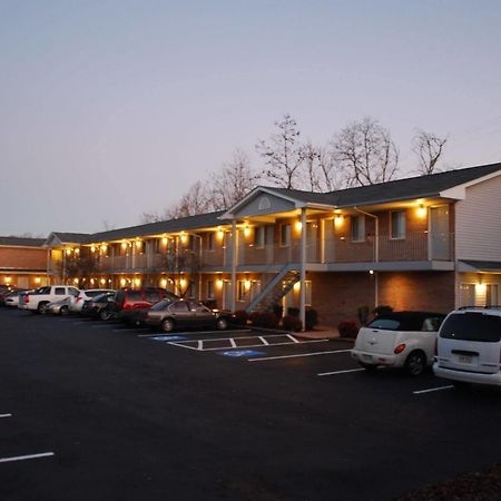 Affordable Corporate Suites Of Линчберг Экстерьер фото